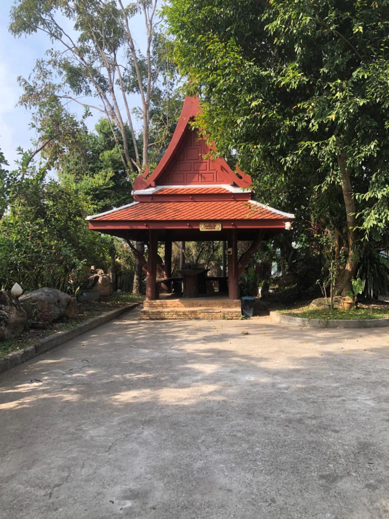 Ruen Thai Ban Rim Nam Кампхенґпхет Екстер'єр фото