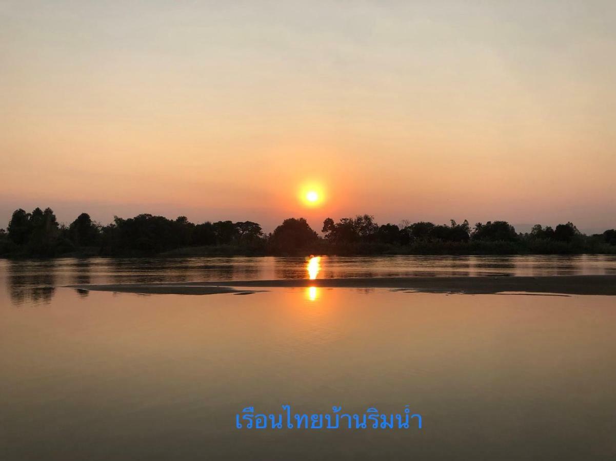 Ruen Thai Ban Rim Nam Кампхенґпхет Екстер'єр фото